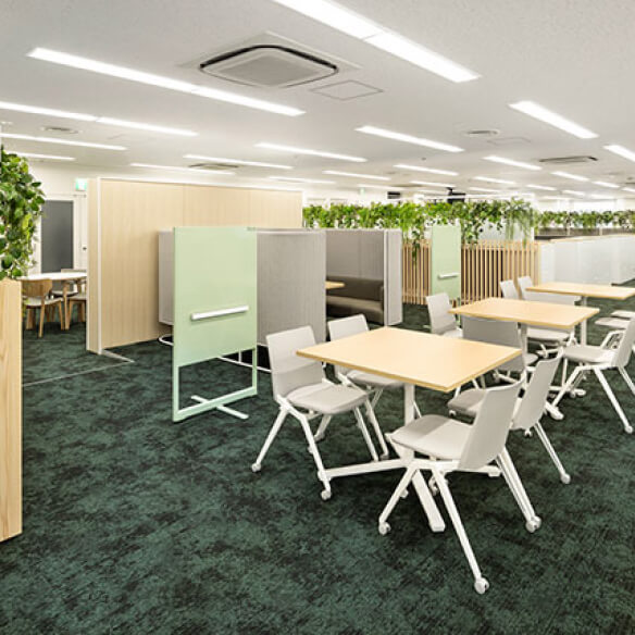 本社 5階執務室内コラボレーションエリアの拡大写真を見る